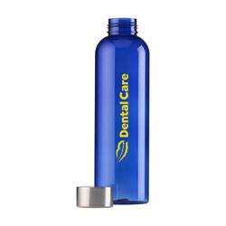 Transparent, BPA-fri vandflaske af holdbart Eastman Tritan™. Med skruelåg i rustfrit stål. Det slanke design skiller sig ud og føles godt i hånden. Spildfri. Kapacitet på 650 ml og trykt logo.
