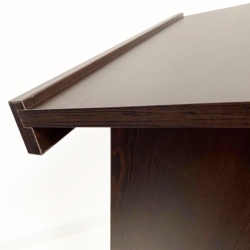 Talerstol i mørkt træ