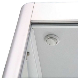 Vitrine glasskab - Showcase Tower Solo glasmontre med LED lys og lås - sølv