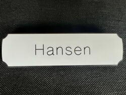 Postkasseskilt, graveret plast 35x125 mm - egen tekst