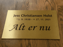 Skræddersyet messingskilt