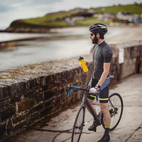 Klassisk gennemsigtig lækfri drikkeflaske i BPA-.fri plast, 750 ml med trykt logo