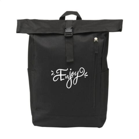 Praktisk urban rygsæk lavet af stærk 600 D polyester med vandtæt PVC- inderside, delvist foret med nylon. Rygsækken har ét stort rum, en lomme på begge sider og et stort rum med lynlås foran. Med skumpolstring i ryggen for større bærekomfort, polstrede, justerbare skulderstropper og bærehåndtag. Med lynlås og praktisk kliksystem. Den perfekte taske til hverdagsbrug. Logoet kan blive trykt på forlommen eller på højre/venstre sidelomme.