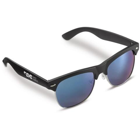 Denne coole solbrille med 400 UV-beskyttelse leveres med tryk i 1-farve på den ene stang