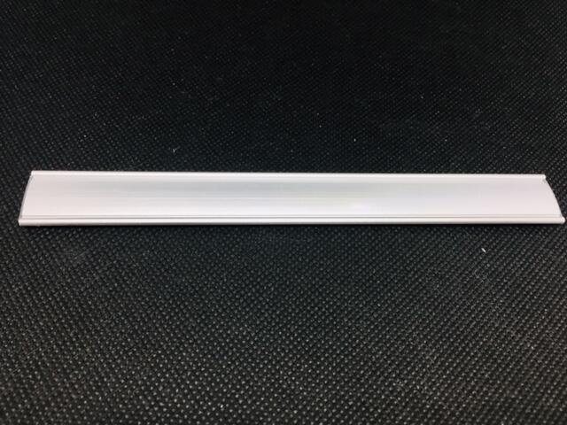 Dørskilt, aluprofil for 12 mm Dymo, dobbeltklæbende skiltetape