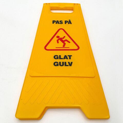 Glat gulv skilt, advarselsskilt, Dansk