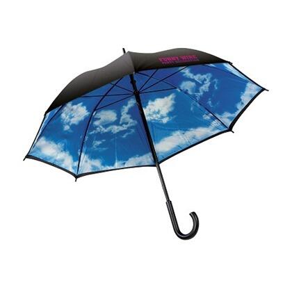 Paraply med kreativt tryk indvendigt, skærm med dobbelt 190 T nylonlag, metalstel, trykt logo, skaft og håndtag i træ og velcrolukning.