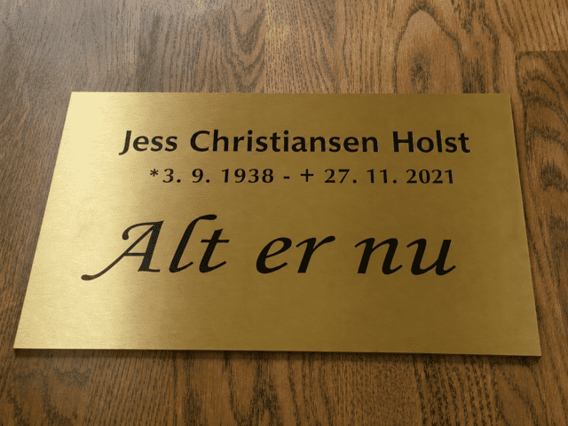 Skræddersyet messingskilt