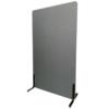 ZONE Acoustic Wall akustikvæg og rumdeler, mørkegrå, stofbeklædt, 136x80 cm med standardfødder