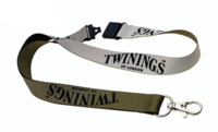 Keyhanger med logo og indfarvet bånd & nakkesikring 10 mm - RPET muligt